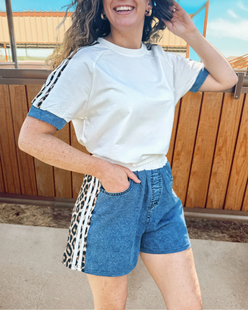Simple Contrast Color Trim Tee