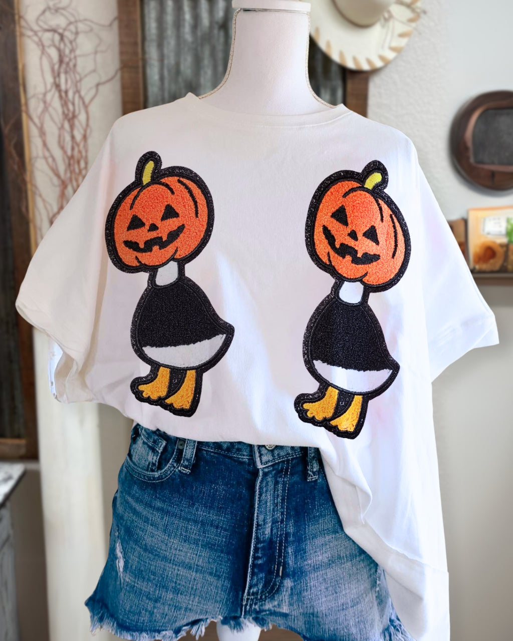 Duck Pumpkin Sequin Embroidered Tee